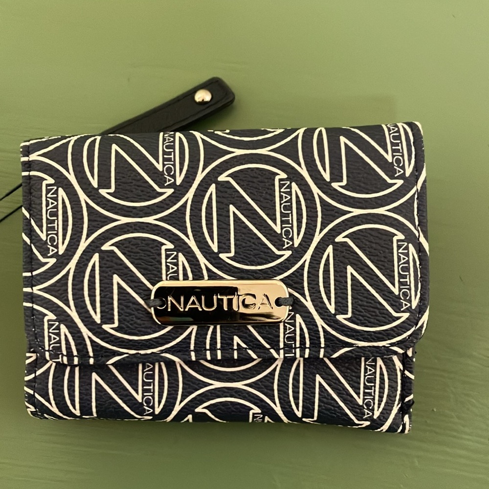 Nautica NWT Women’s multifunctional flap wallet.